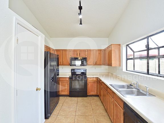 3rd image of 10026 W Roma Ave