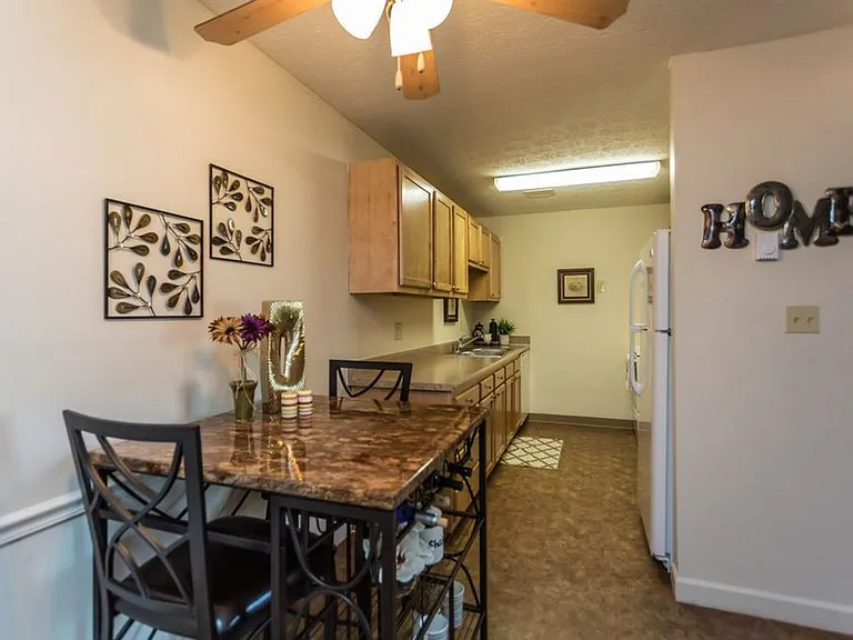 Woodgate North Apartments — Photo 7