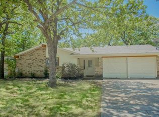 16 Coffee Tavern Rd, Bedford, TX 76022