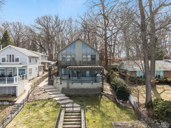 23400 S Shore Dr, Edwardsburg, MI 49112