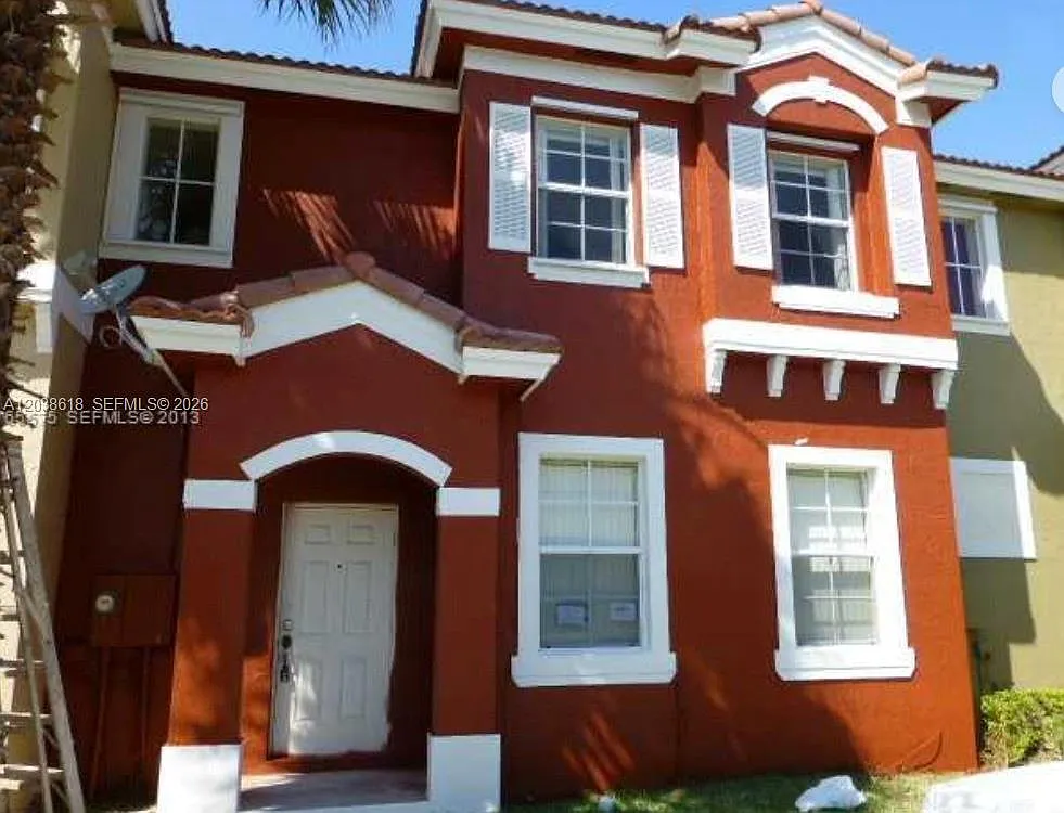 2 bed, 2.5 bath, $2,200 — Photo 1