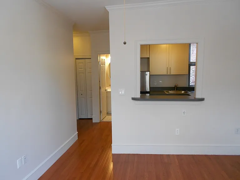 52 Edgerly Pl #10 — Photo 2