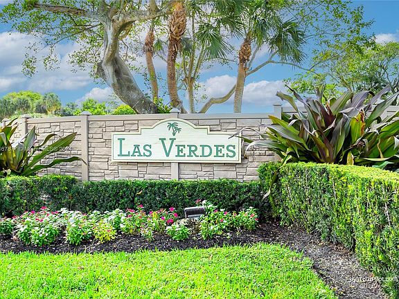 2nd image of 5220 Las Verdes Cir APT 202