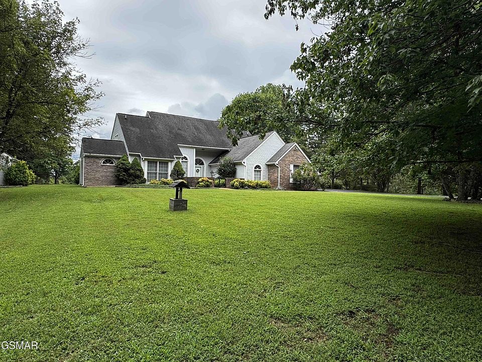 1st image of 213 Pembroke Dr