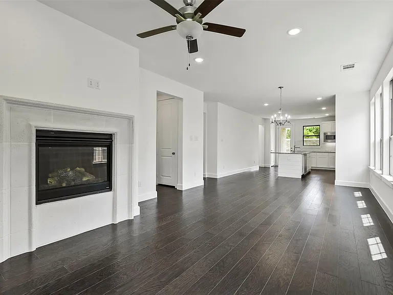 946 Switchgrass Ln — Photo 5