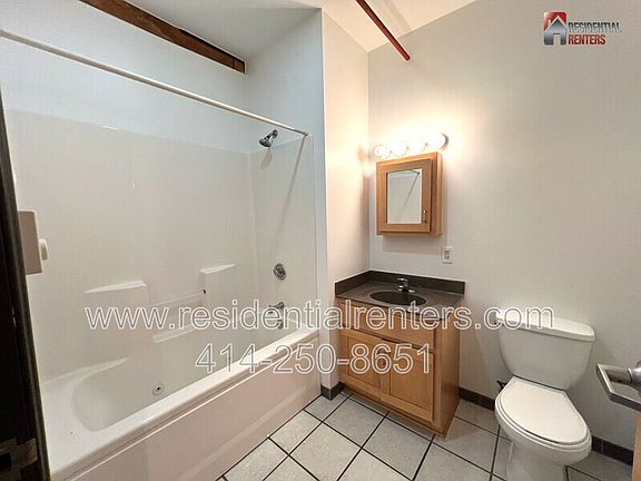 5th image of 904 E Pearson St Unit 315