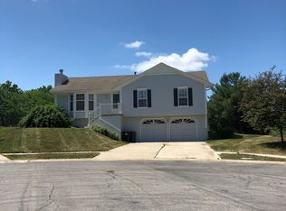 813 SW Daney Dr, Lees Summit, MO 64081