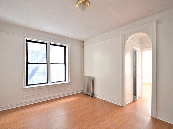 5th image of 2640 Morris Avenue