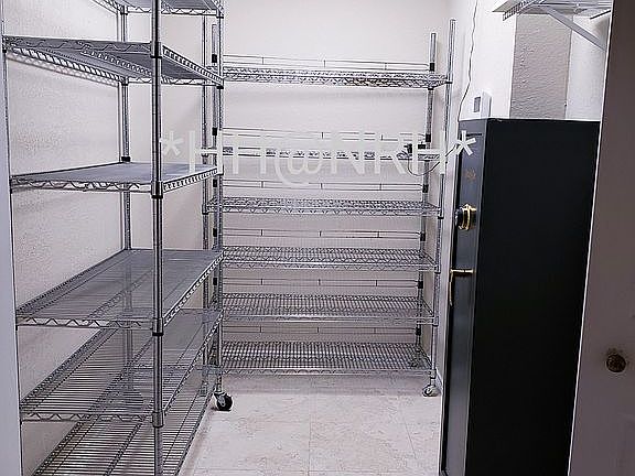 4th image of 6852 Hickory Hollow Ln