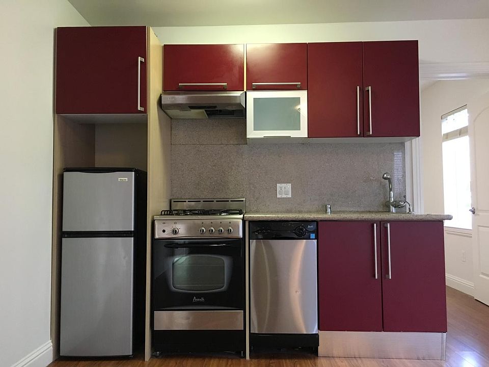 1st image of 168 Hyde St APT 204