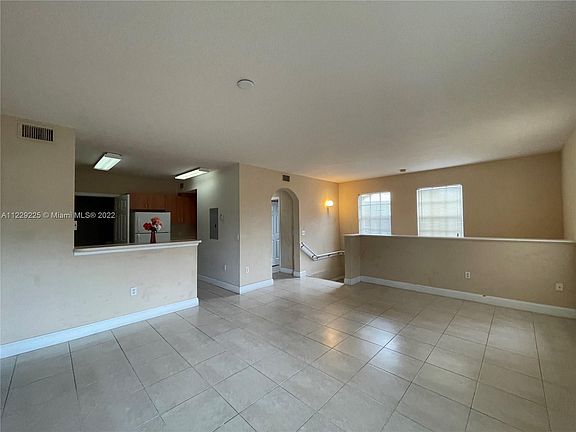3rd image of 701 Belmont Ln #701