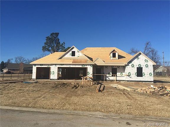 3rd image of 1460 Mabelle Dr