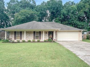 207 Celeste Dr, New Iberia, LA 70560