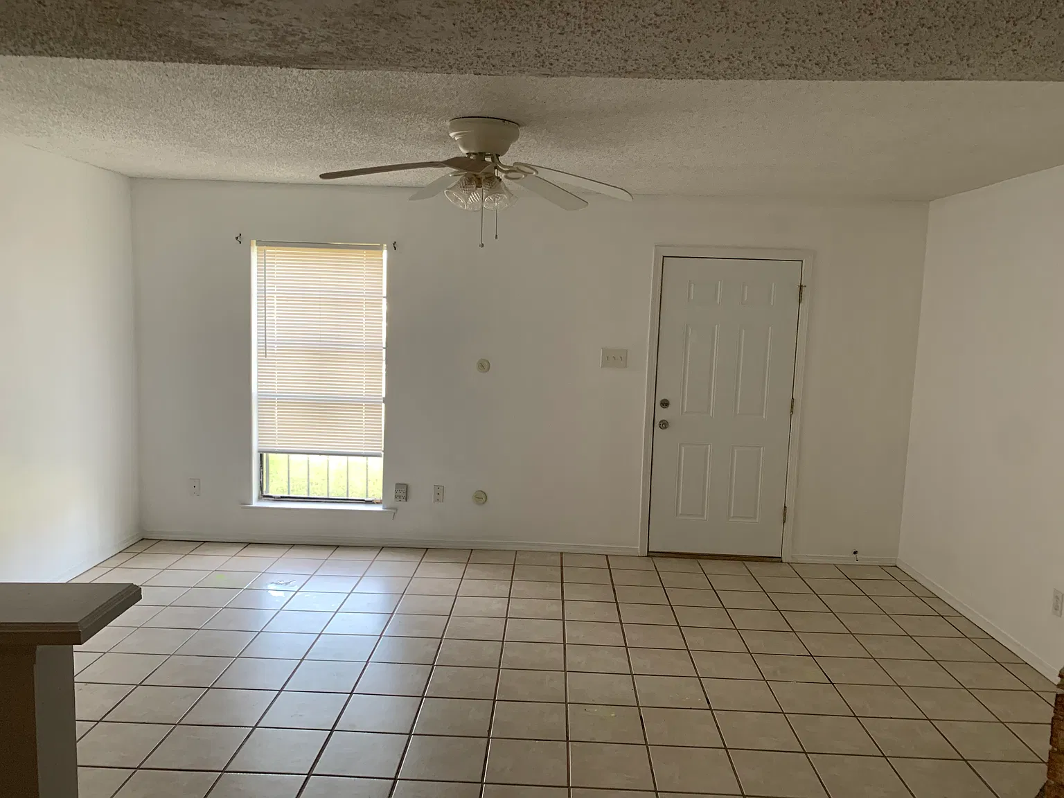 3 bed, 1.5 bath, 1404 sqft, $1,650 — Photo 4