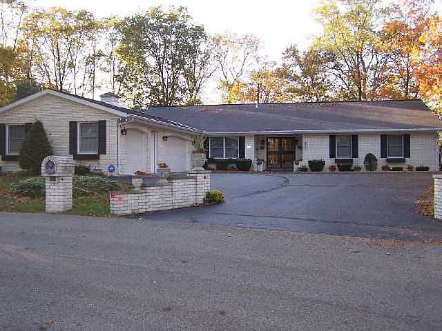 1st image of 702 E Beechwood Ln