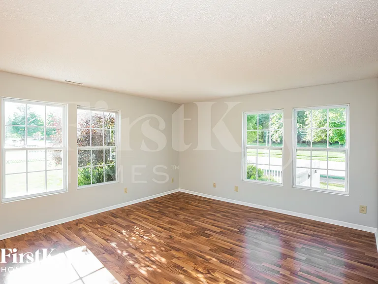 15358 Border Dr — Photo 3