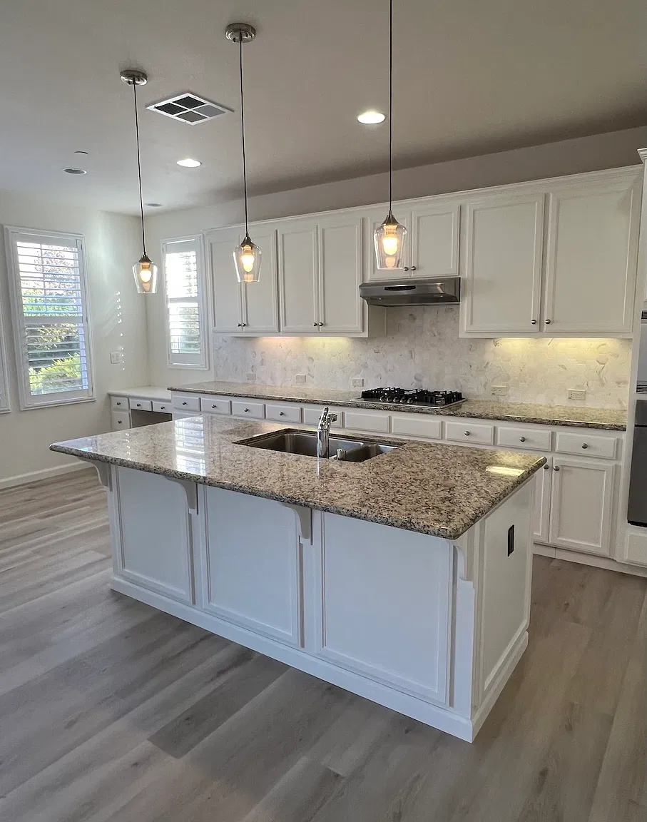 4 bed, 2.5 bath, 2509 sqft, $5,600 — Photo 3