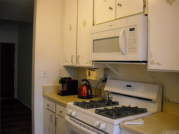 5th image of 18645 Hatteras St Unit 268