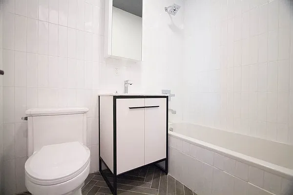 Rented by Nooklyn NYC LLC | media 41