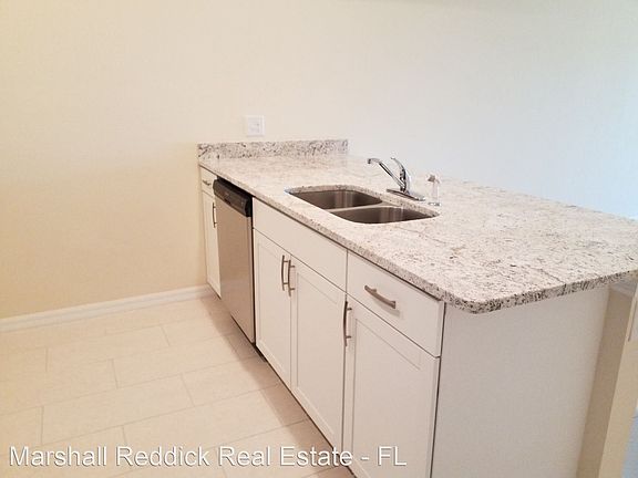 4th image of 2922 SW 7th Pl
