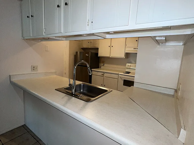 7632 W Leon Ter — Photo 3
