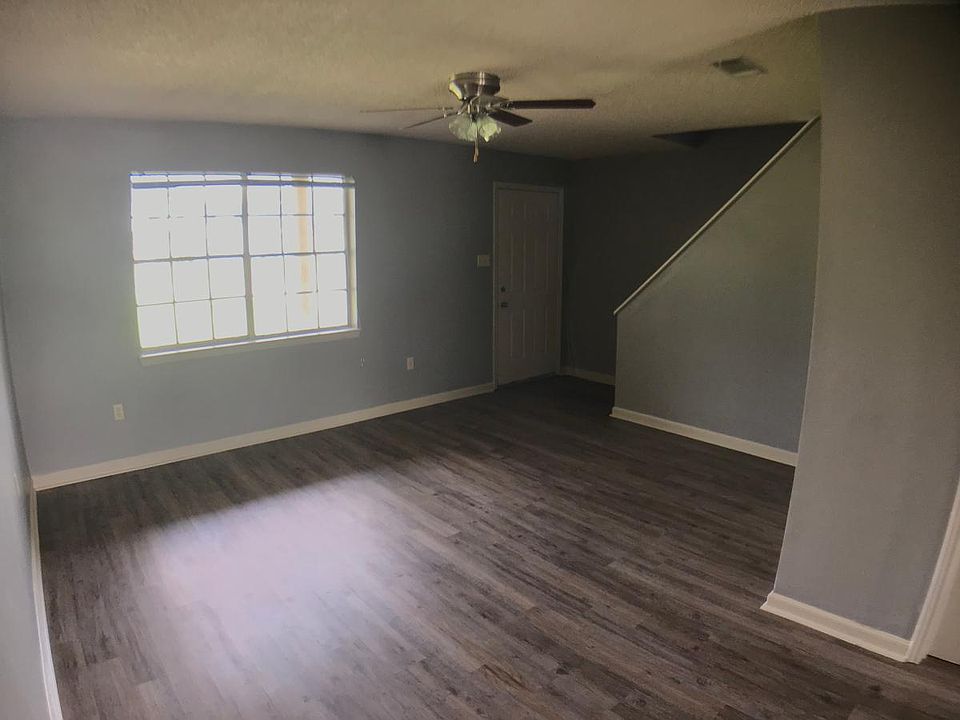 1st image of 40459 W Hernandez Ave APT 1