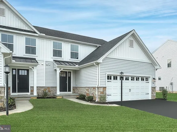 42 Long Bend Dr, Carlisle, PA 17015