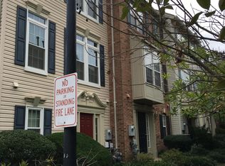 948 Harrison Cir, Alexandria, VA 22304