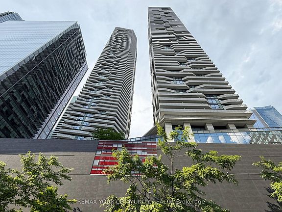2nd image of 88 Harbour St #3702