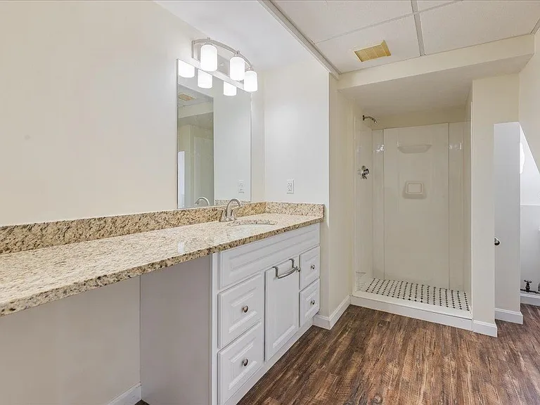 387 Main St #1 — Photo 10