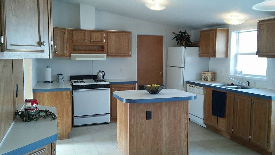 2nd image of 3720 Juniper