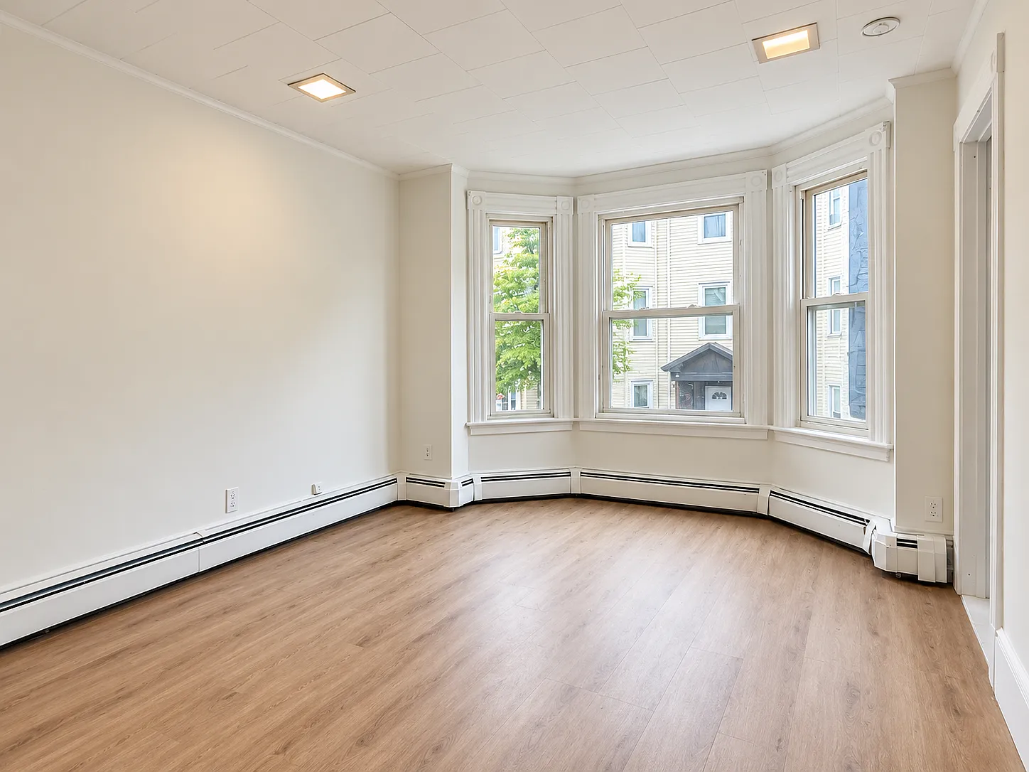 2 bed, 800 sqft, $2,300 — Photo 4