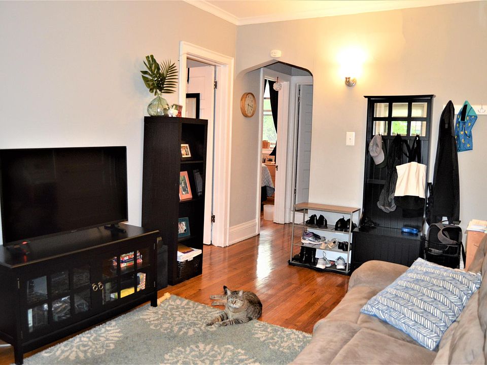 1st image of 134 S Harvey Ave APT 2
