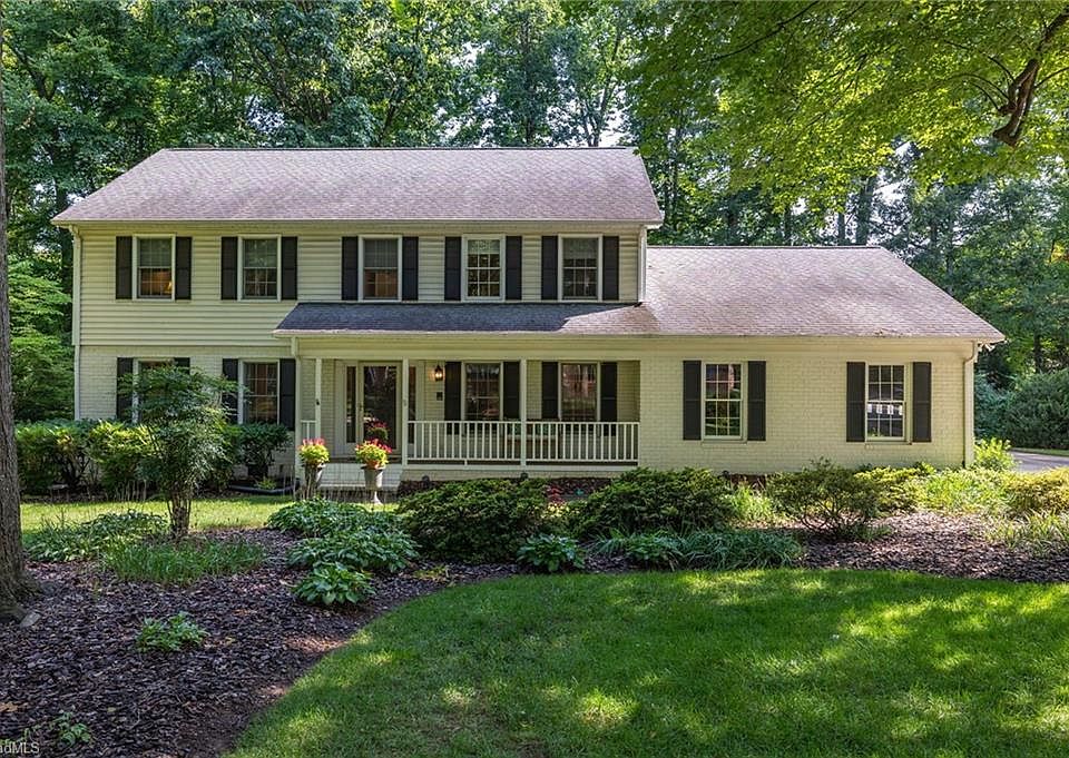 1st image of 3020 Redford Dr