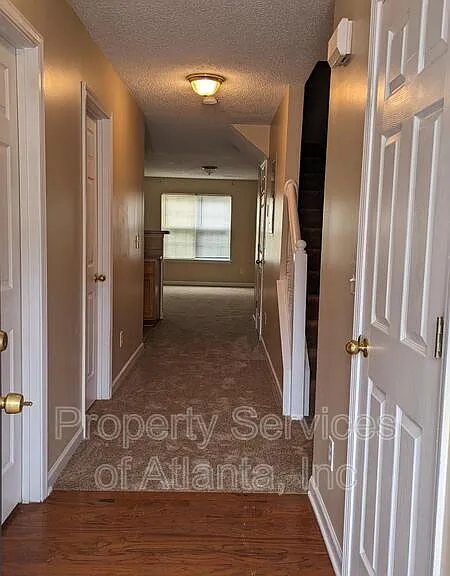 2207 Miranda Dr — Photo 2