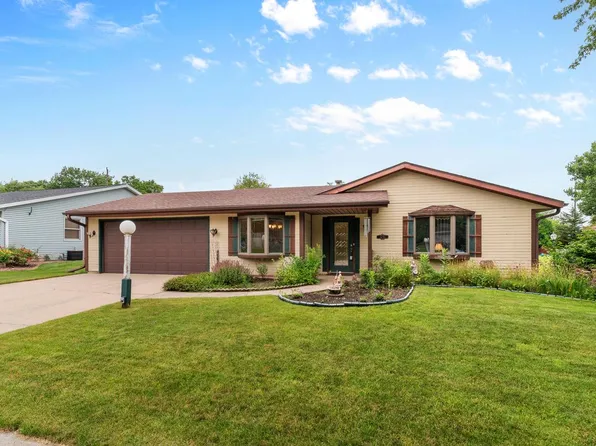 1296 Honeysuckle ROAD, Hartford, WI 53027
