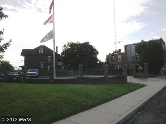 5th image of 158 S Mulberry St