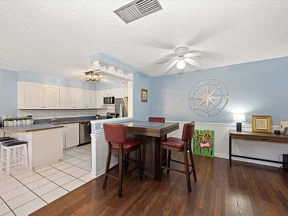 4th image of 4029 Sandlewood Ln APT 3