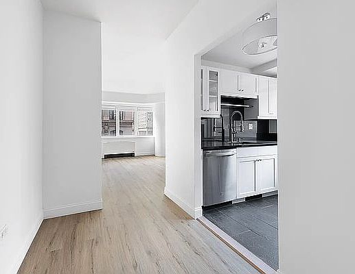 3rd image of 425 5th Ave APT 18E