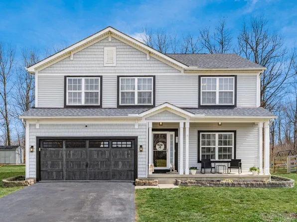 572 Princeton St, Ashville, OH 43103