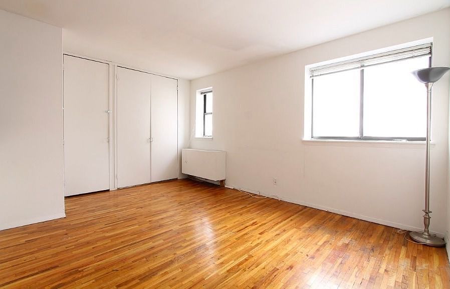 2nd image of 320 E 65th St APT 517