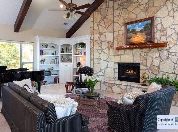 3rd image of 419 Hermosa Paloma