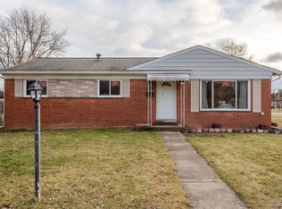 37475 Castleton Dr, Sterling Heights, MI 48312