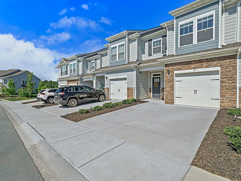 74 Creekview Rd — Photo 5