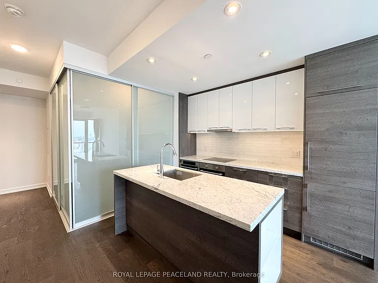 488 University Ave #2601 — Photo 7
