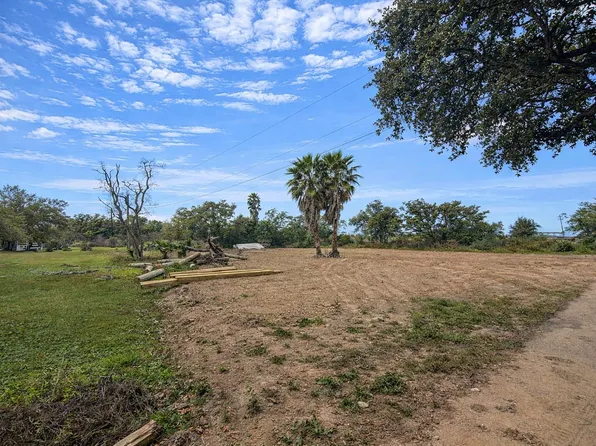 239/243 Santiny Ln, Grand Isle, LA 70358