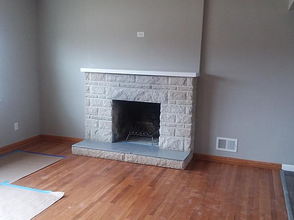 5th image of 23 Edwards Ave