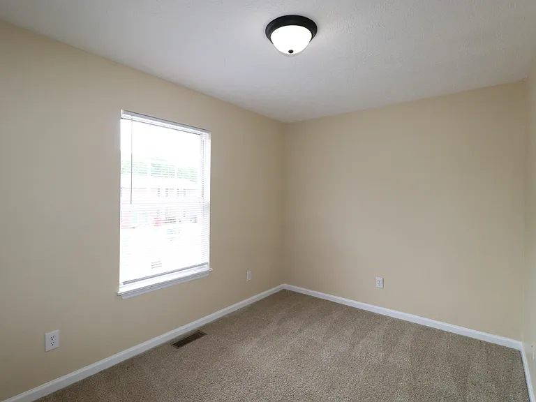 107 Floyd Ct — Photo 11