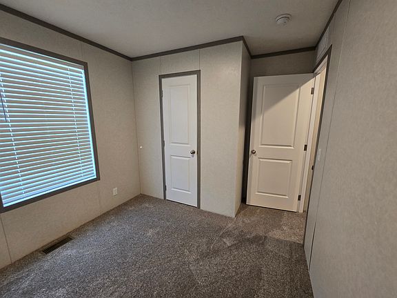 5th image of 536 Elmwood Ln