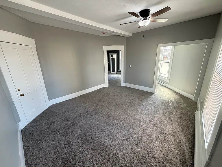 28 King St #2 — Photo 11